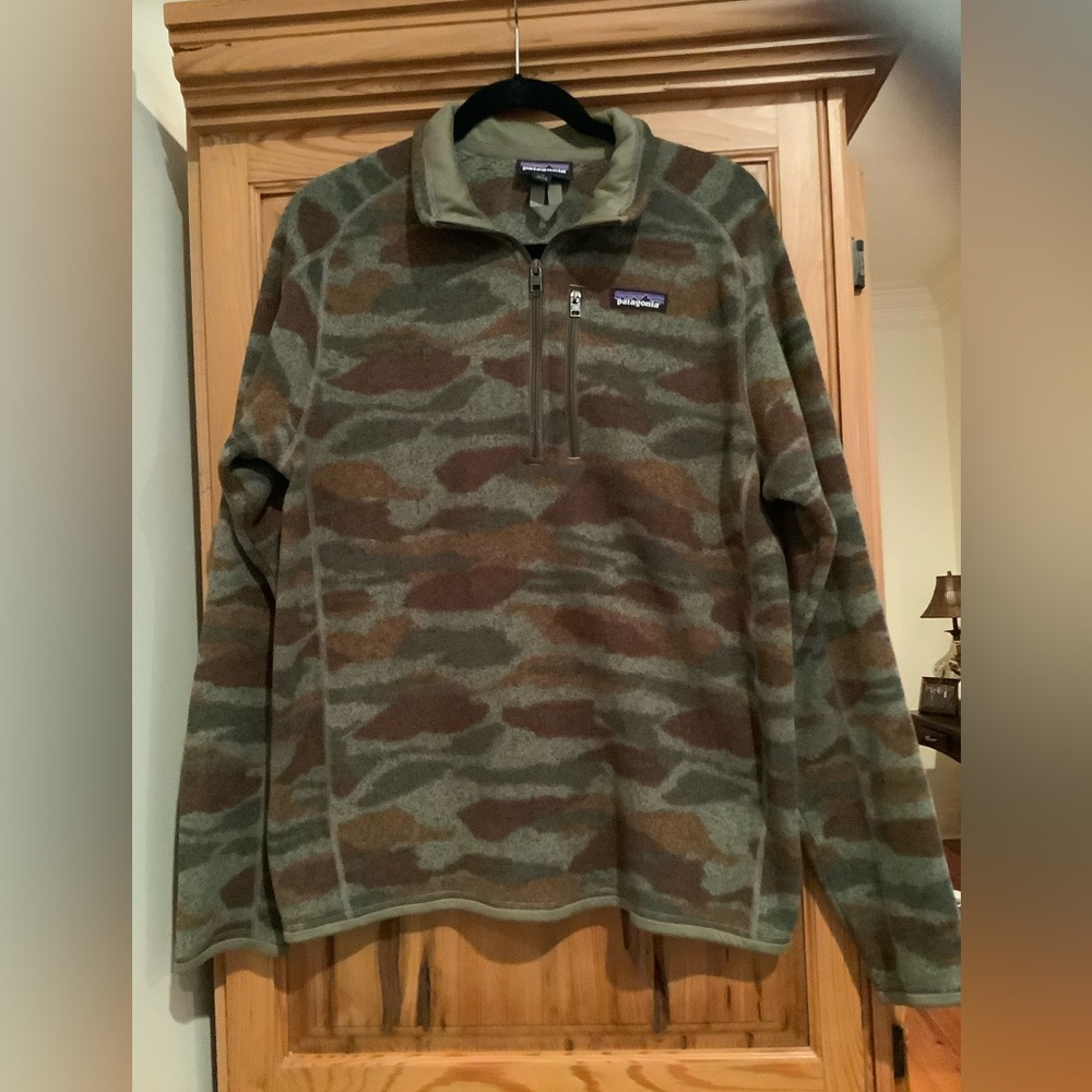 Patagonia Green and Brown Camouflage Quarter Zip Sweater
